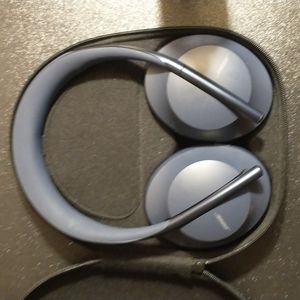 Bose Headphones 700 Noice Cancelling Color Triple midnight